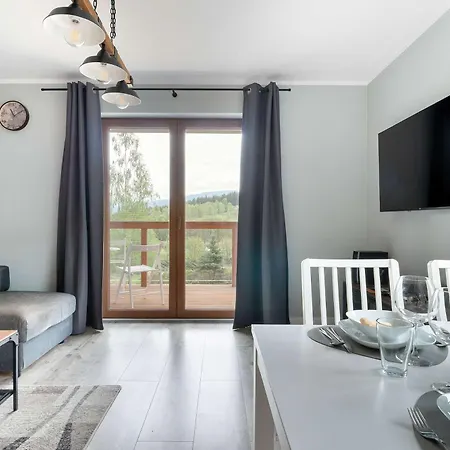 Cozy With Parking And Balcony By Renters シクラルスカ・ポレンバ